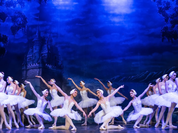 Royal Classical Ballet  Η λίμνη των κύκνων