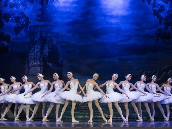 Royal Classical Ballet  Η λίμνη των κύκνων