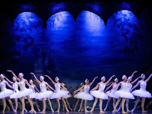 Royal Classical Ballet  Η λίμνη των κύκνων