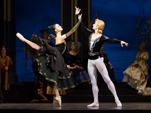 Royal Classical Ballet  Η λίμνη των κύκνων