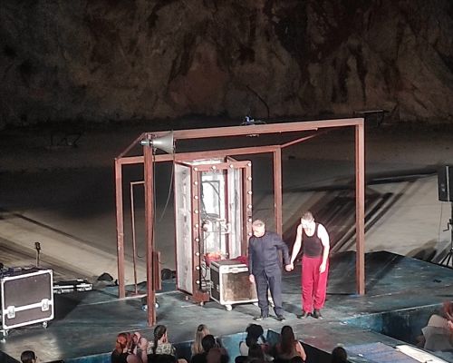 Φωτογραφικό Λεύκωμα από την Θεατρική παράσταση \'\'Μόνος με τον Άμλετ\'\'