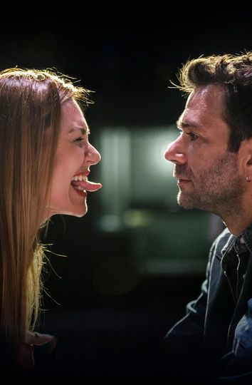Θέλω να σου κρατάω το χέρι