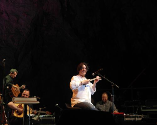 Φωτογραφικό λεύκωμα από την συναυλία της Ελευθερίας Αρβανιτάκη και του Γιάννη Κότσιρα