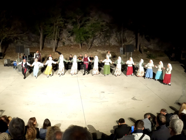 Εργαστήρι Παραδοσιακών Χορών Δήμου Δάφνης-Υμηττού