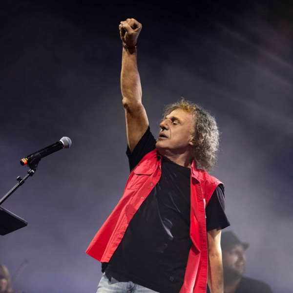 Βασίλης Παπακωνσταντίνου  